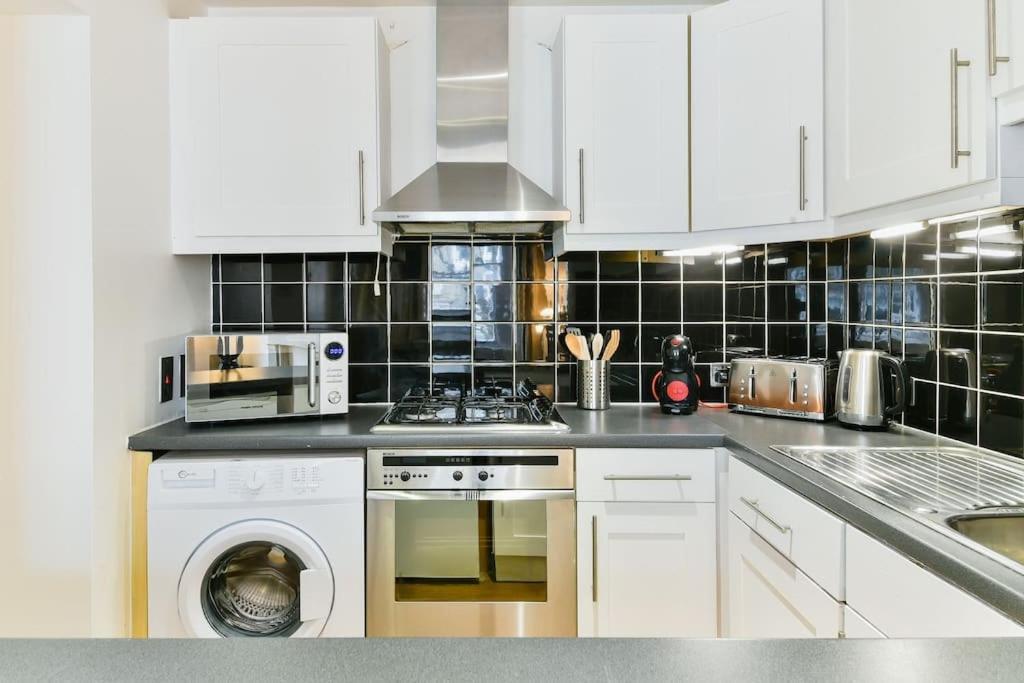Knightsbridge Stylish Two Bedroom Apartment Londra Dış mekan fotoğraf