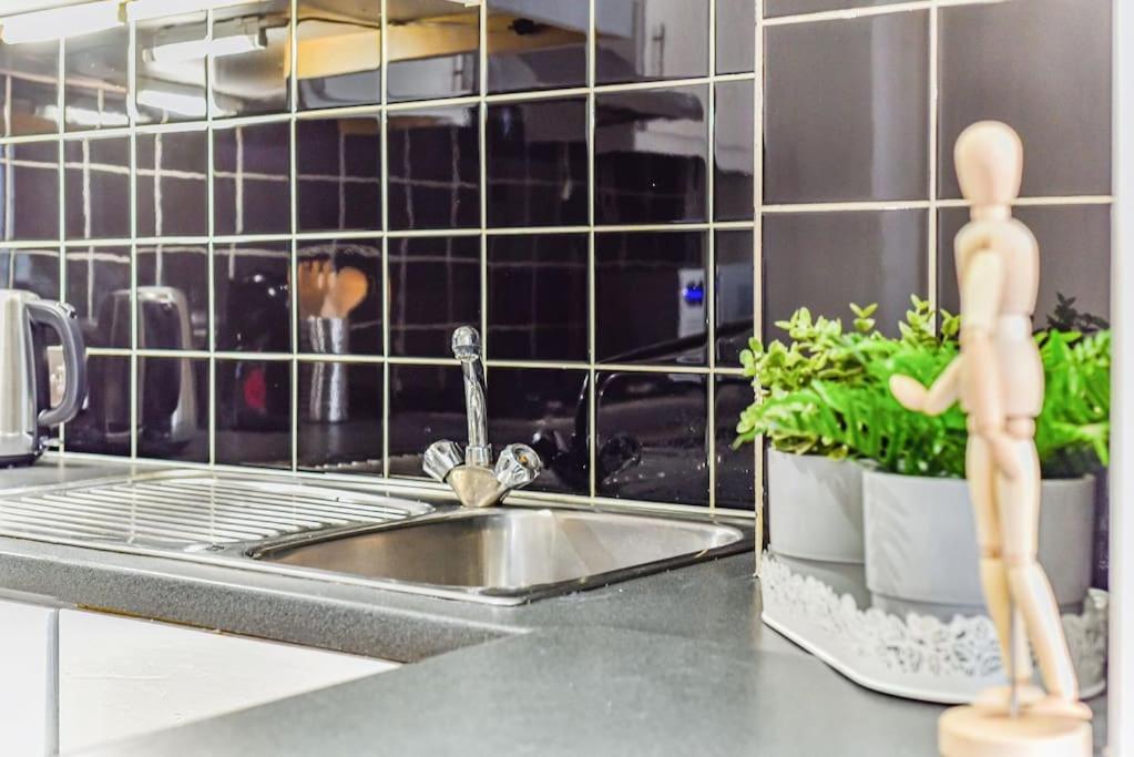 Knightsbridge Stylish Two Bedroom Apartment Londra Dış mekan fotoğraf