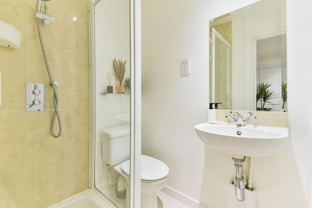 Knightsbridge Stylish Two Bedroom Apartment Londra Dış mekan fotoğraf